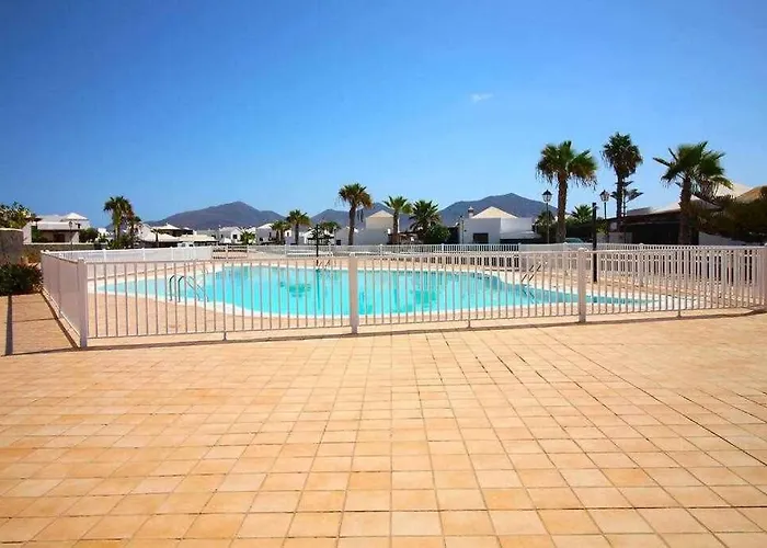 Cotton House Homestay *