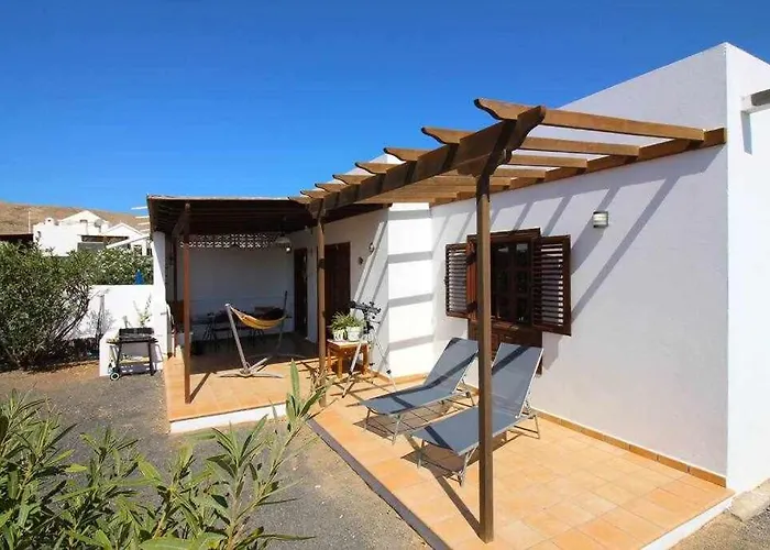 Cotton House Homestay *